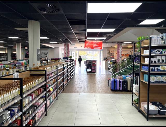 2,195M² RETAIL TO LET IN FOURWAYS